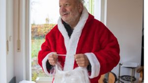 Wolfgang Berner-Föhl wirft sich in Schale und wird zum Nikolaus. Foto: Lichtgut/ /Leif Piechowski
