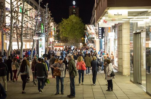 Die lange Einkaufsnacht unter dem Motto „Stuttgart City blüht“ wurde von den Kunden gut angenommen. Foto: Lichtgut/Julian Rettig