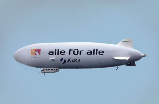 Das Forschungszentrum Jülich, Kooperationspartner der Uni, hatte einen Zeppelin aus Friedrichshafen gechartert. Foto: imago images/Future Image/Robert Schmiegelt