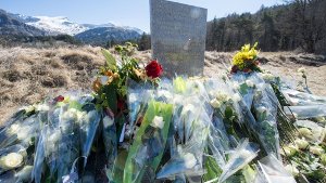 Die Angehörigen der Opfer des Germanwings-Absturzes bemängeln, Lufthansa-Chef Carsten Spohr habe nie Kontakt zu ihnen gesucht. Foto: dpa