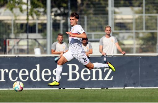 Mateo Klimowicz, hier noch im Trikot des VfB, erzielte sein erstes Tor in einem Pflichtspiel für den neuen Club. Foto: IMAGO//IMAGO/
