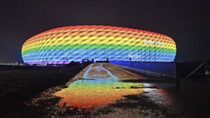 Verbotenes Farbenspiel: Die Münchner Arena darf bei der EM nicht bunt leuchten. Foto: imago/Sven Simon