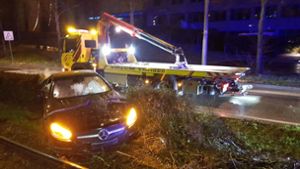 Ein Mercedes-Fahrer hat auf der Heilbronner Straße die Kontrolle über sein Fahrzeug verloren. Foto: 7aktuell.de/Jochen Buddrick