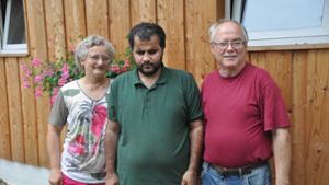 Gisela und Gerhard Zierer mit Mheddin Saho (Mitte) Foto: Guyton/red