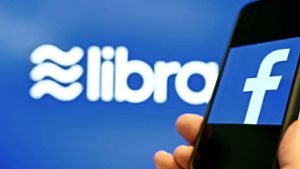 Facebook will eine eigene Währung namens Libra an den Start bringen, mit der Überweisungen schneller und billiger möglich sein sollen. Foto: dpa/Kay Nietfeld