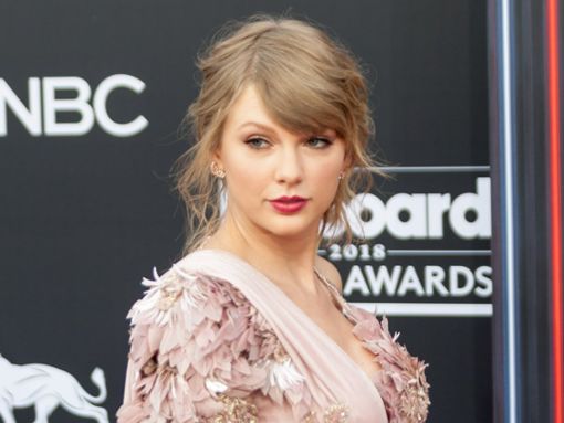 Taylor Swift hat Millionen Fans auf der ganzen Welt. Doch manche wollen ihr zu nahekommen. Foto: Jamie Lamor Thompson/Shutterstock.com