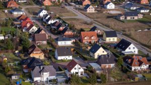 Die Besteuerung von Grundstücken wird reformiert. (Archivbild) Foto: dpa/Jens Büttner