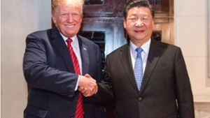 Einigten sich auf eine kurze Unterbrechung des Handelskriegs: Der chinesische Präsident Xi Jinping (r.) und sein US-amerikanischer Amtskollege Donald Trump. Foto: XinHua