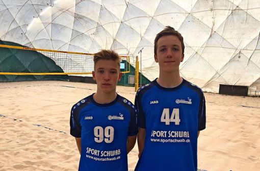 Zwei  Volleyball-  und Beachvolleyball-Talente des TSV Schmiden: Mika Ahmann (links) und Dominik Marjanovic Foto: Privat