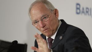 Der Internationale Währungsfonds empfiehlt Finanzminister Wolfgang Schäuble, die Spielräume im Haushalt für Steuersenkungen und höhere Investitionen zu nutzen. Foto: dpa