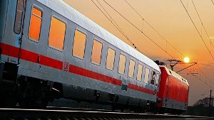 Auf der Bahnstrecke zwischen Ulm und Stuttgart kam es zu zwei Unfällen mit Zügen. (Symboldbild). Foto: dpa