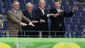 Das damalige Präsidium des Organisationskomitees für die Fußball-Weltmeisterschaft 2006 in Deutschland: Horst R. Schmidt,  Theo Zwanziger,  Franz Beckenbauer und  Wolfgang Niersbach Foto: dpa/DB Kunz