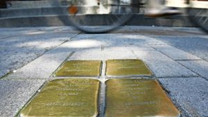 Mehr als 58 000 Stolpersteine sind bislang in Deutschland verlegt worden. Sie erinnern an Opfer des Nationalsozialismus. Foto: dpa