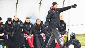 Trainer Frank Fahrenhorst gibt in der U21 des VfB Stuttgart erfolgreich die Richtung vor. Foto: imago/Peter Hartenfelser
