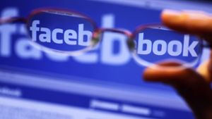 Facebook setzt mit seiner Löschaktion eine Initiative von April 2017 um. Foto: dpa