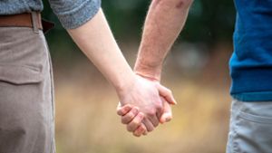 Wie kann man eine gute Beziehung führen? Gary Chapman antwortet darauf mit den Fünf Sprachen der Liebe. Foto: Sina Schuldt/dpa