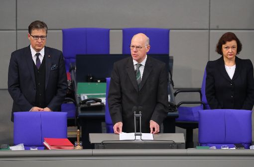 Der Bundestag hat der Opfer des Anschlags von Berlin gedacht. Berlin			-		Bundestagspräsident Norbert Lammert hat Besonnenheit, aber auch Konsequenzen gefordert. Foto: dpa