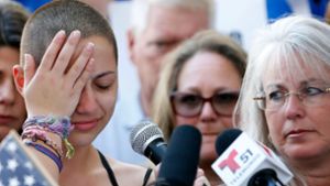 Unter Tränen greift die Überlebende Emma Gonzalez Präsident Trump für seine Nähe zur Waffenlobby an. Foto: AFP