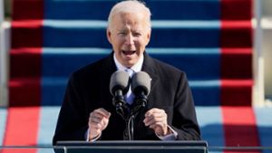 US-Präsident Joe Biden will auch Reisende aus Südafrika nicht mehr in die USA einlassen. (Archivbild) Foto: AFP/PATRICK SEMANSKY