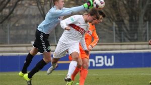 Die B-Junioren des VfB Stuttgart setzten sich in einem umkämpften Spiel gegen die SpVgg Greuther Fürth durch. Foto: Lommel