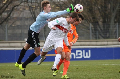 Die B-Junioren des VfB Stuttgart setzten sich in einem umkämpften Spiel gegen die SpVgg Greuther Fürth durch. Foto: Lommel