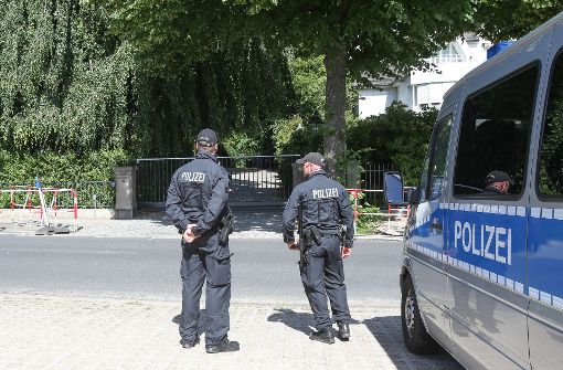 Hamburg bereitet sich auf den G20-Gipfel vor. Ein paar junge Polizisten aus Berlin haben ihren Einsatz wohl ein wenig zu sehr gefeiert. (Symbolfoto) Foto: dpa