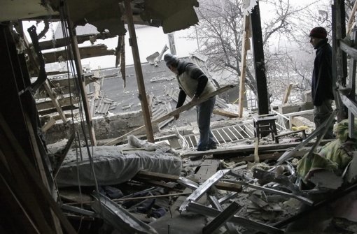 In der Ukraine sind offenbar erneut mindestens 13 Menschen ums Leben gekommen.  Foto: EPA