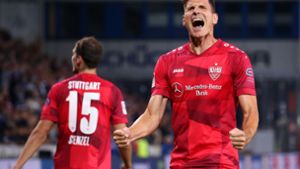 Bekommt Mario Gomez (re.) im Spiel des VfB Stuttgart gegen den Hamburger SV mal wieder eine Chance in der Startelf? Foto: Baumann