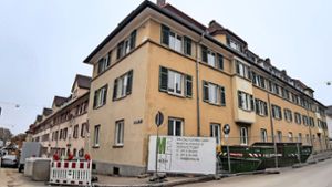 Im  Gebäude Nähterstraße  26 bis 30 haben die Sanierungsarbeiten inzwischen begonnen. Foto: Elke Hauptmann