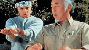 In den ersten Teilen spielte Ralph Maccio das Karate Kid Daniel LaRusso. Seinen Lehrer Mr. Miyagi verkörperte Noriyuki Pat Morita. Foto: imago/United Archives