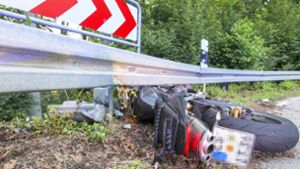 Bei einem Unfall bei Neuffen ist ein Motorradfahrer schwer verletzt worden. Foto: 7aktuell.de/Daniel Jüptner