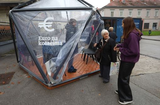 „Euro auf Rädern“ heißt eine Informationskampagne der  kroatischen Regierung zur Einführung der   Währung. Foto: Imago//Kristina Stedul Fabac