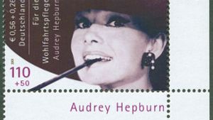 Briefmarke mit Bild von Audrey Hepburn versteigert