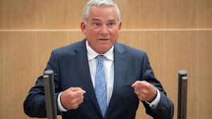 Innenminister Thomas Strobl will Gaffer von Krawallen künftig ebenfalls bestrafen. Foto: dpa/Marijan Murat