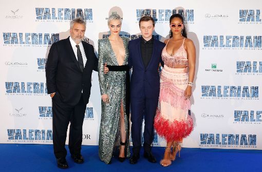 Auf dem roten Teppich präsentieren sich Luc Besson, Cara Delevingne, Dane DeHaan und Rihanna (von links). Foto: AFP