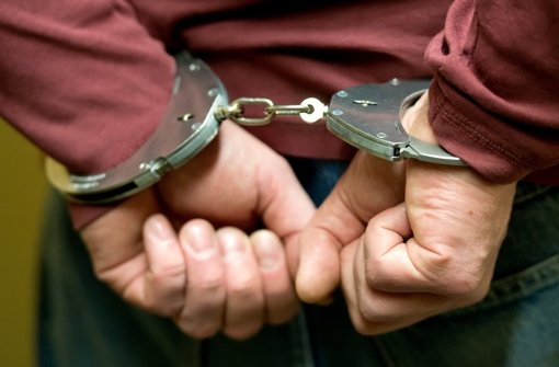 Vier Männer wurden bei der Razzia festgenommen – sie müssen sich vermutlich bald vor Gericht wegen gewerbsmäßigen Handels mit Dopingmitteln verantworten. Foto: dpa
