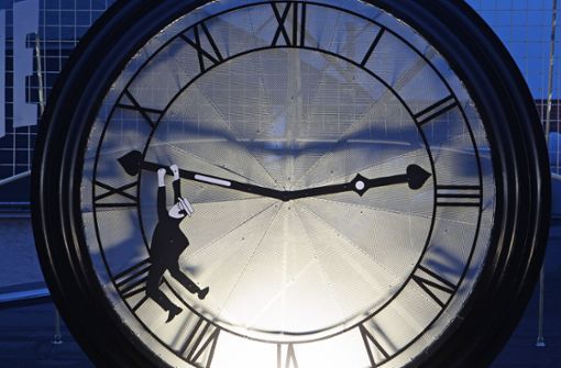 In der Nacht zum Sonntag wird die Uhr um eine Stunde nach vorne gedreht. Foto: dpa