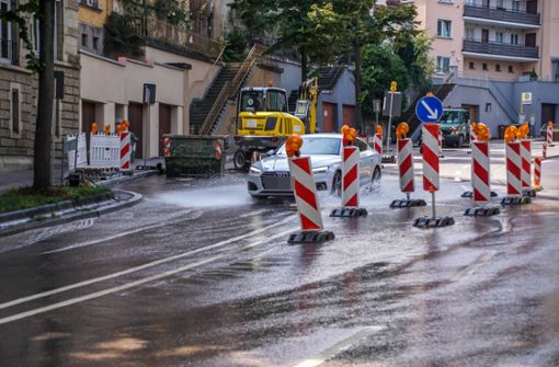 Am Dienstagmittag kam es im Stuttgarter Westen zu einem Wasserrohrbruch. Foto: 7aktuell.de/Andreas Werner