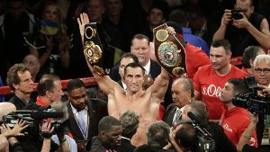 Wladimir Klitschko bleibt nach seinem Punktsieg gegen Bryant Jennings im Madison Square Garden in New York Boxweltmeister. Foto: dpa