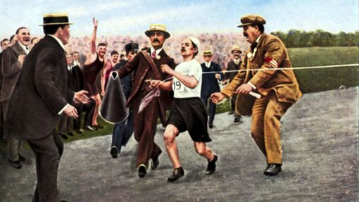 Am Rande völliger Erschöpfung: Dorando Pietri erreicht 1908 beim Marathonlauf der Olympischen Spiele in London als Sieger das Ziel. Foto: picture allianc/our-planet.berlin