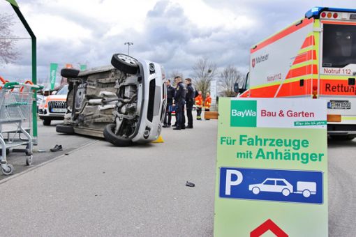 Auf einem Baumarktparkplatz in Backnang ist eine Fußgängerin lebensgefährlich verletzt worden.  Foto: 7aktuell.de