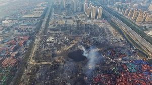 Die Explosion in einer Lagerhalle macht einen Teil von Tianjin zur Trümmerwüste. Foto: EPA