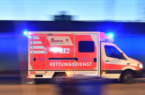 Mit leichten Verletzungen ist ein 60-Jähriger ins Krankenhaus eingeliefert worden. Foto: picture alliance/dpa/Boris Roessler