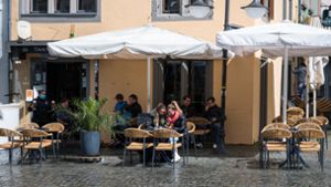 In Saarbrücken durften die Gastronomen ihren Außenbereich wieder öffnen. Foto: dpa/Oliver Dietze