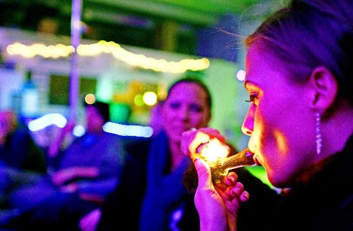 Dieser Joint ist nicht illegal: Seit im US-Bundesstaat Colorado das Kiffen erlaubt ist, boomt der Cannabis-Tourismus. Foto: AP