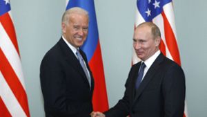 Joe Biden (links) und Wladimir Putin haben einen wichtigen Deal ausgehandelt. (Archivbild von 2011) Foto: dpa/Alexander Zemlianichenko