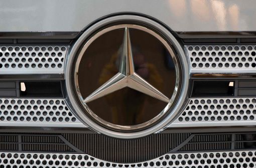 Daimler weist die Vorwürfe nach wie vor zurück. Foto: AFP/THOMAS KIENZLE