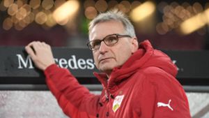 Sportvorstand Michael Reschke will die Partie gegen Wolfsburg mit Trainer Wolf planen. Foto: dpa