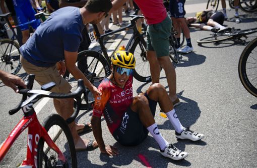 Bei der Tour de France kam es zum Sturz. Foto: dpa/Daniel Cole