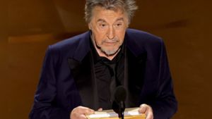 Al Pacino erklärte Oppenheimer auf denkbar unspektakulärste Weise zum großen Gewinner des Abends. Foto: Kevin Winter/Getty Images North America